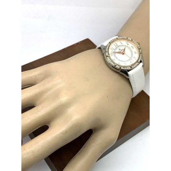 Bulova Women\'s Watch 98L182 Quartz Mother of Pearl Dial Gemmed White Lea… main image 12